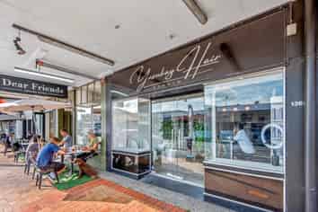 Milford Retail / Salon