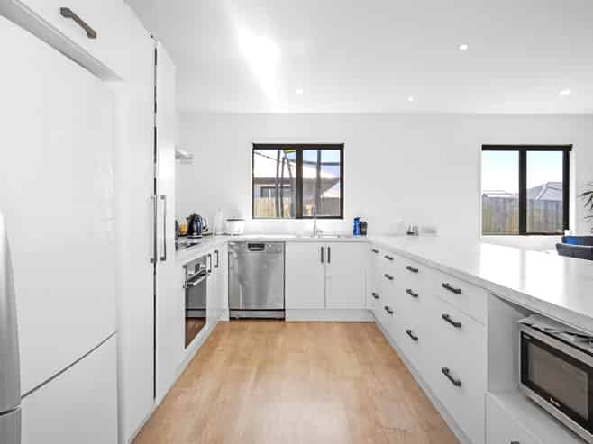 10 Poipoi Place, Aranui