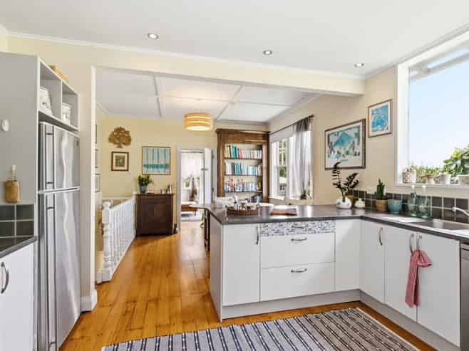 13 Hungerford Road, Lyall Bay