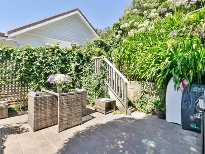 13 Hungerford Road, Lyall Bay