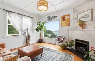 13 Hungerford Road, Lyall Bay