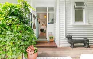 13 Hungerford Road, Lyall Bay