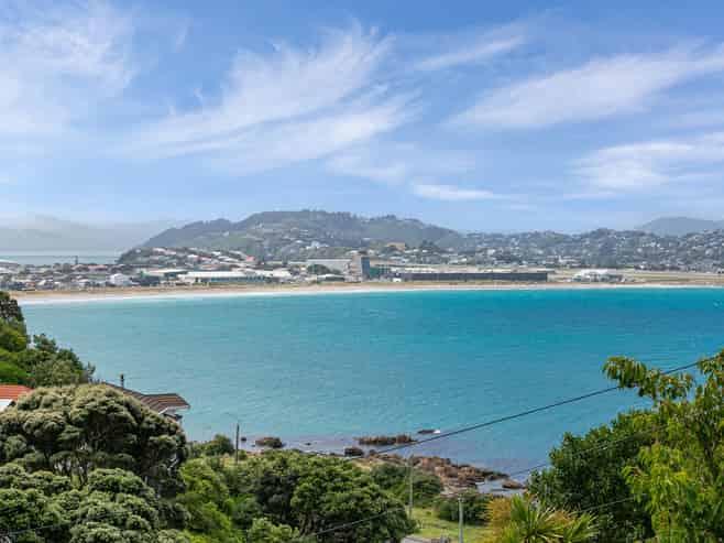 13 Hungerford Road, Lyall Bay