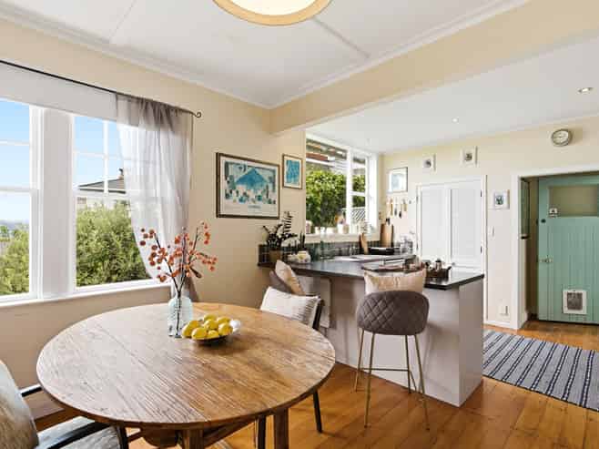 13 Hungerford Road, Lyall Bay