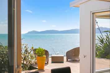 60 The Esplanade, Raumati South