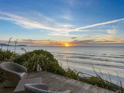 60 The Esplanade, Raumati South