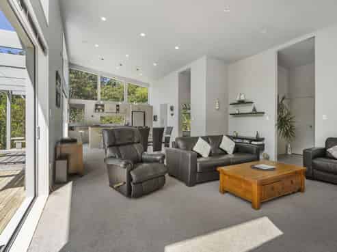 10 Beach Street, Sandspit