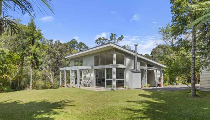 10 Beach Street, Sandspit