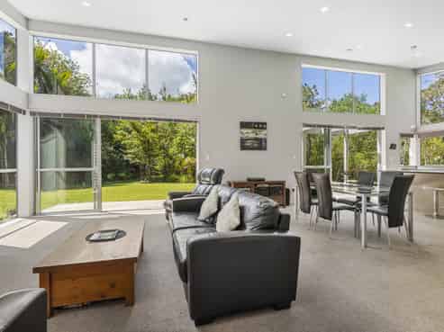 10 Beach Street, Sandspit