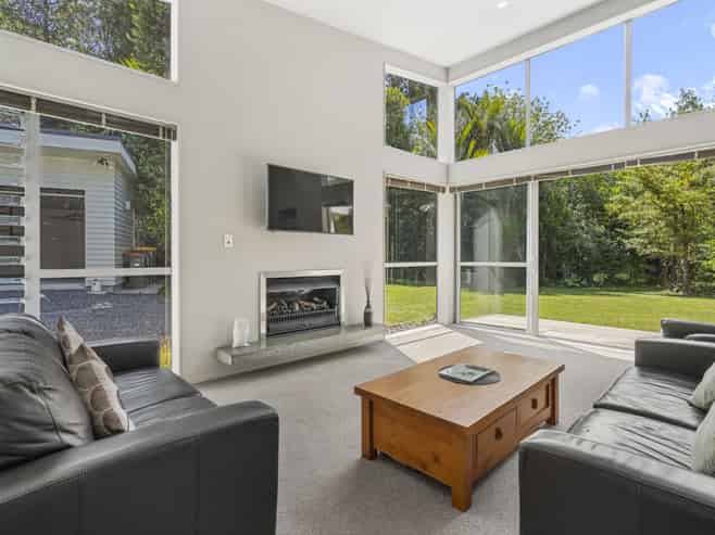 10 Beach Street, Sandspit