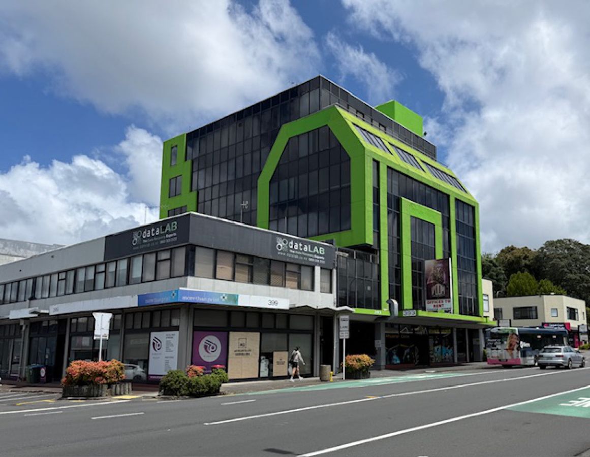 Priced to Lease Top Floor Newmarket Office | 367 m²