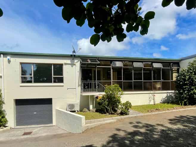 4/2 Risk Road, Remuera