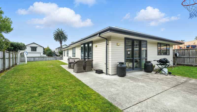 12 Nayland Street, Sumner