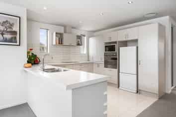 5 Warhol Place, ROLLESTON