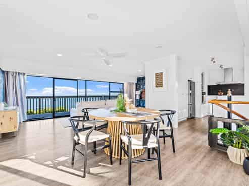 61 Grand View Road, Leigh