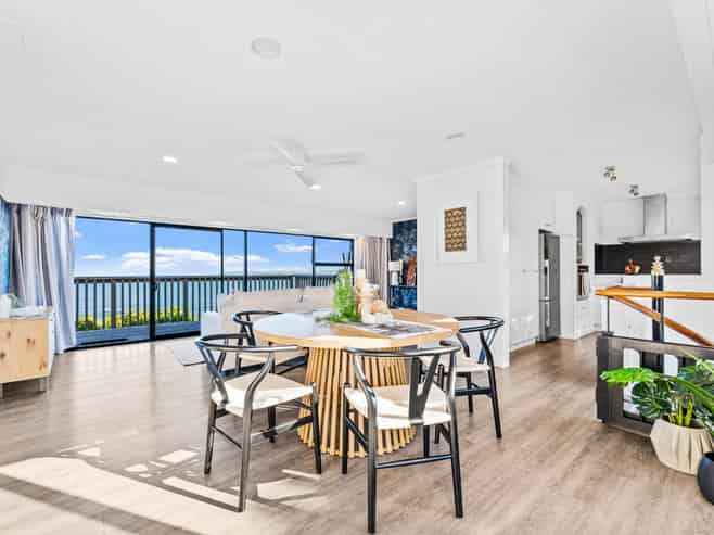 61 Grand View Road, Leigh