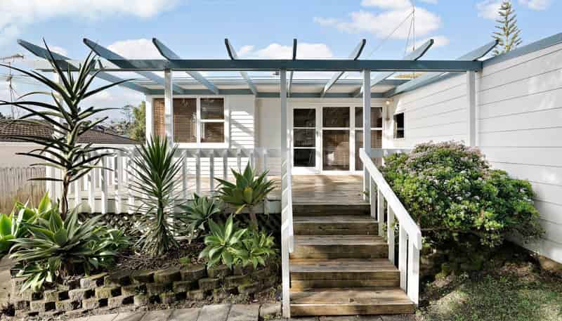 66 Vandeleur Avenue, Birkdale