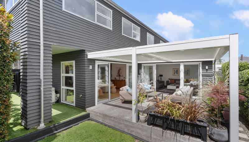 8 Colchester Avenue, Glendowie