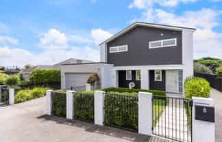 8 Colchester Avenue, Glendowie