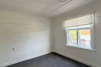 Fully renovated Office in Central Kilbirnie 