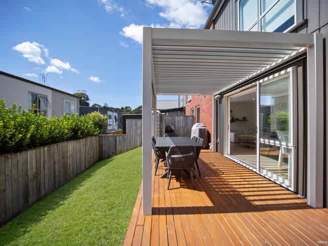 9 Orowaru Avenue, Massey