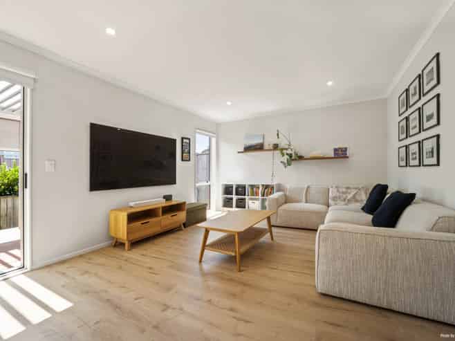 9 Orowaru Avenue, Massey