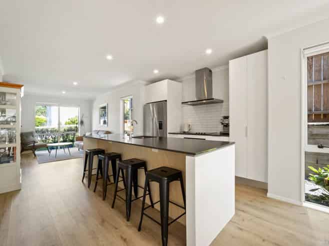 9 Orowaru Avenue, Massey