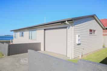 2 Burrows Street, Bluff