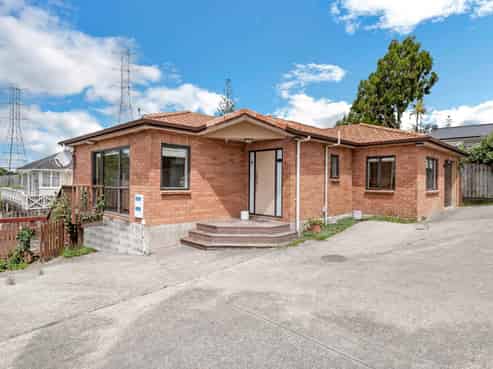 48 Beaubank Road, Kelston