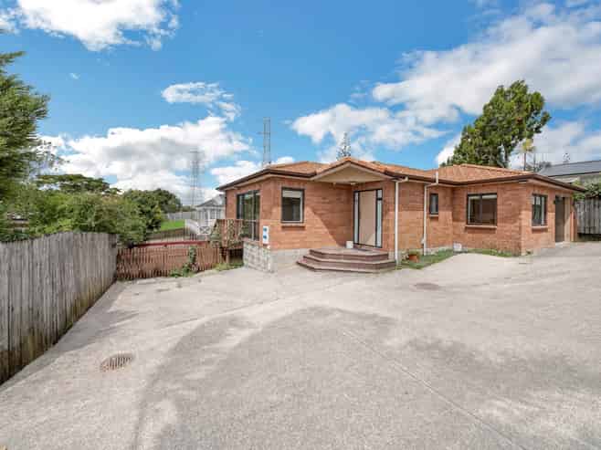 48 Beaubank Road, Kelston