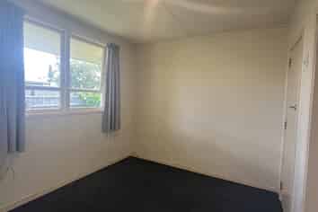 5a Robinson Avenue, Holdens Bay