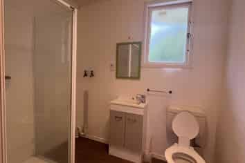 5a Robinson Avenue, Holdens Bay