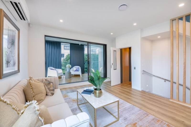 Urgent - Vendor Says Sell! 4 freehold homes remain - Bild 5