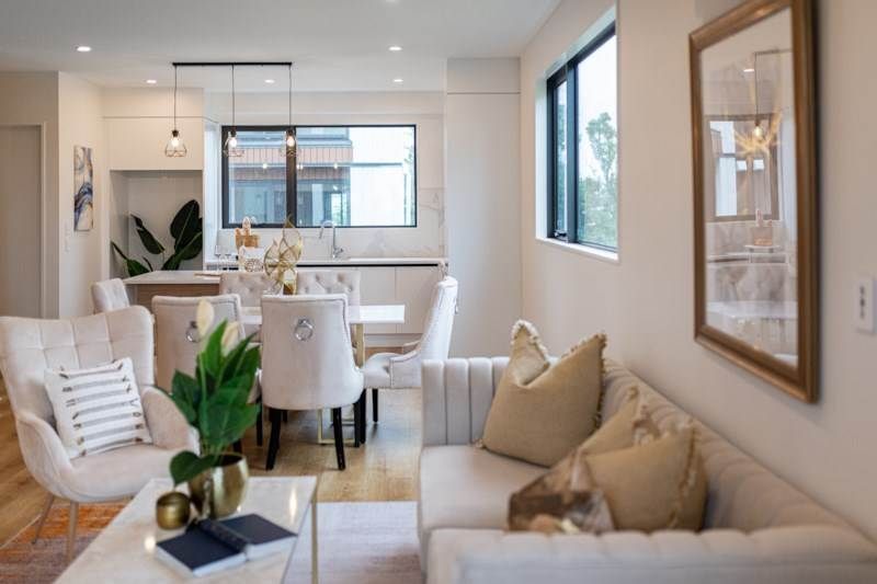 Urgent - Vendor Says Sell! 4 freehold homes remain - Bild 6