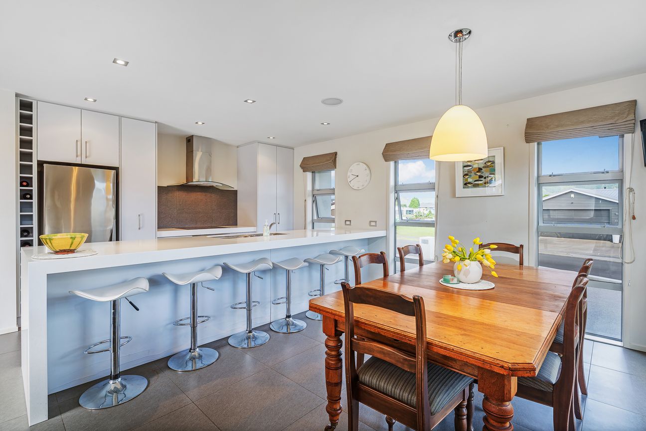 Space and Style in a Premier Waterways Home - Bild 5