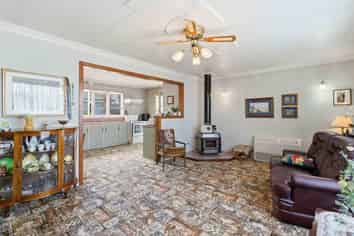 53 Adamson Crescent, Glengarry