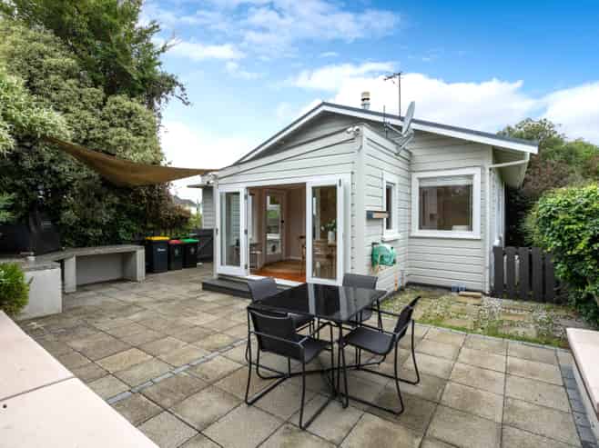 38 English Avenue, Kenmure