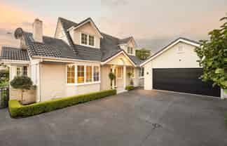 992 River Road, Queenwood