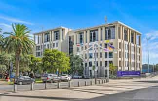 ELEVATED & FLEXIBLE PREMISES WITH VIEWS
