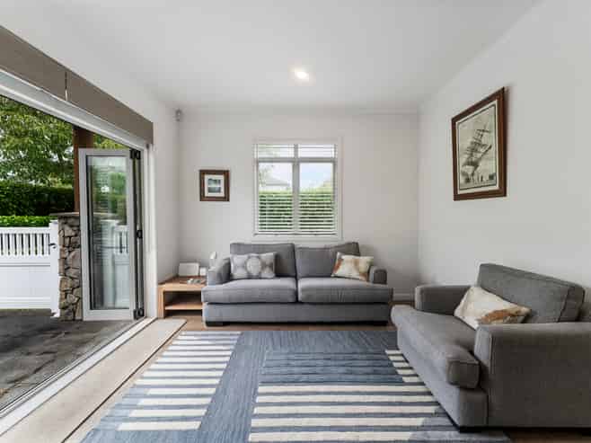 9 Trecarne Street, Karaka