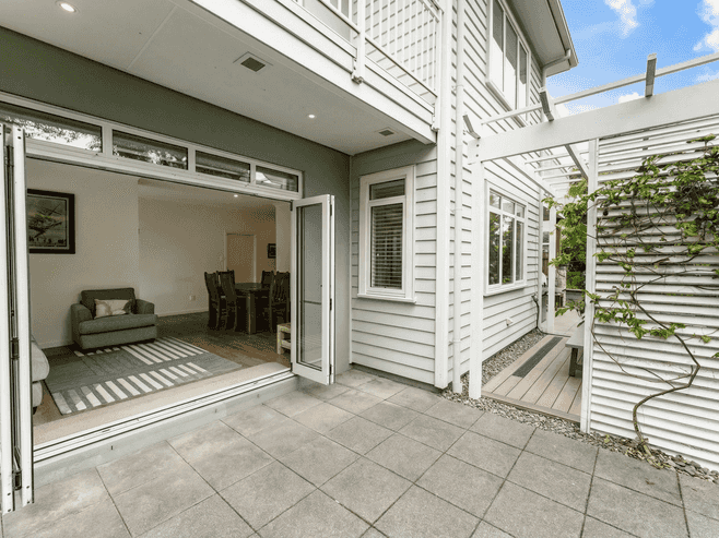 9 Trecarne Street, Karaka