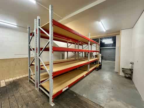 Kingsland showroom with roller door access