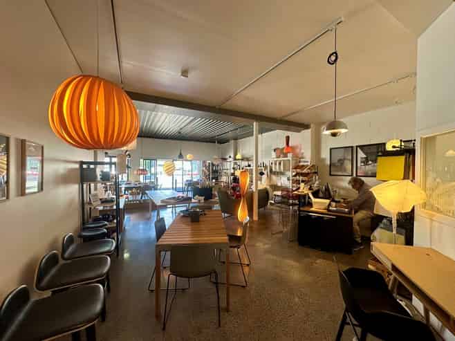 Kingsland showroom with roller door access