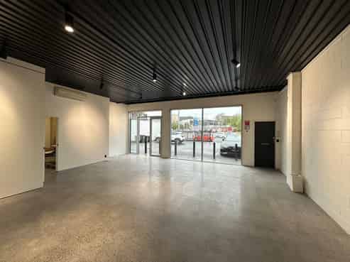 Kingsland showroom with roller door access