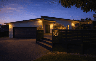 16 Formosa Place, Pyes Pa