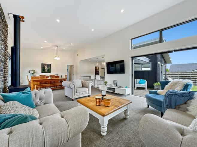 50 Montgomery Crescent, Kinloch