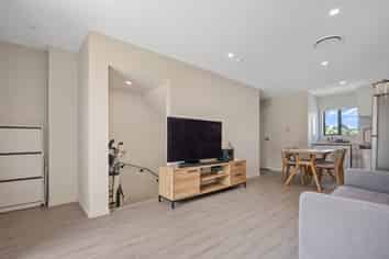 111 Trias Road , Totara Vale