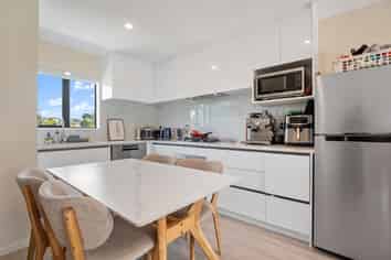 111 Trias Road , Totara Vale