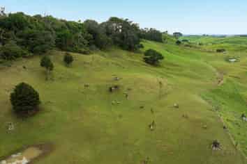 34 Cemetery Road, Pollok