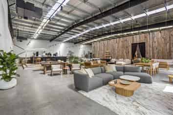 Premium Constellation Drive Showroom Opportunity